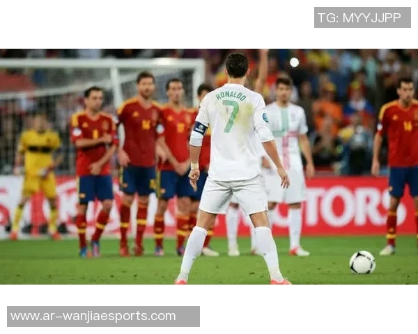 梅西、C罗等足球巨星如何巧妙踢出弧线球的技巧与秘诀解析